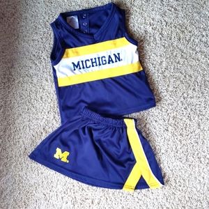 2/$10 Size 18mo Michigan outfit